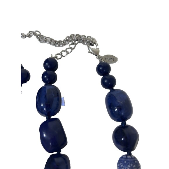 Chico’s Statement Necklace Bold Navy Blue& White Floral Accents & 3 Bracelets - Picture 4 of 4